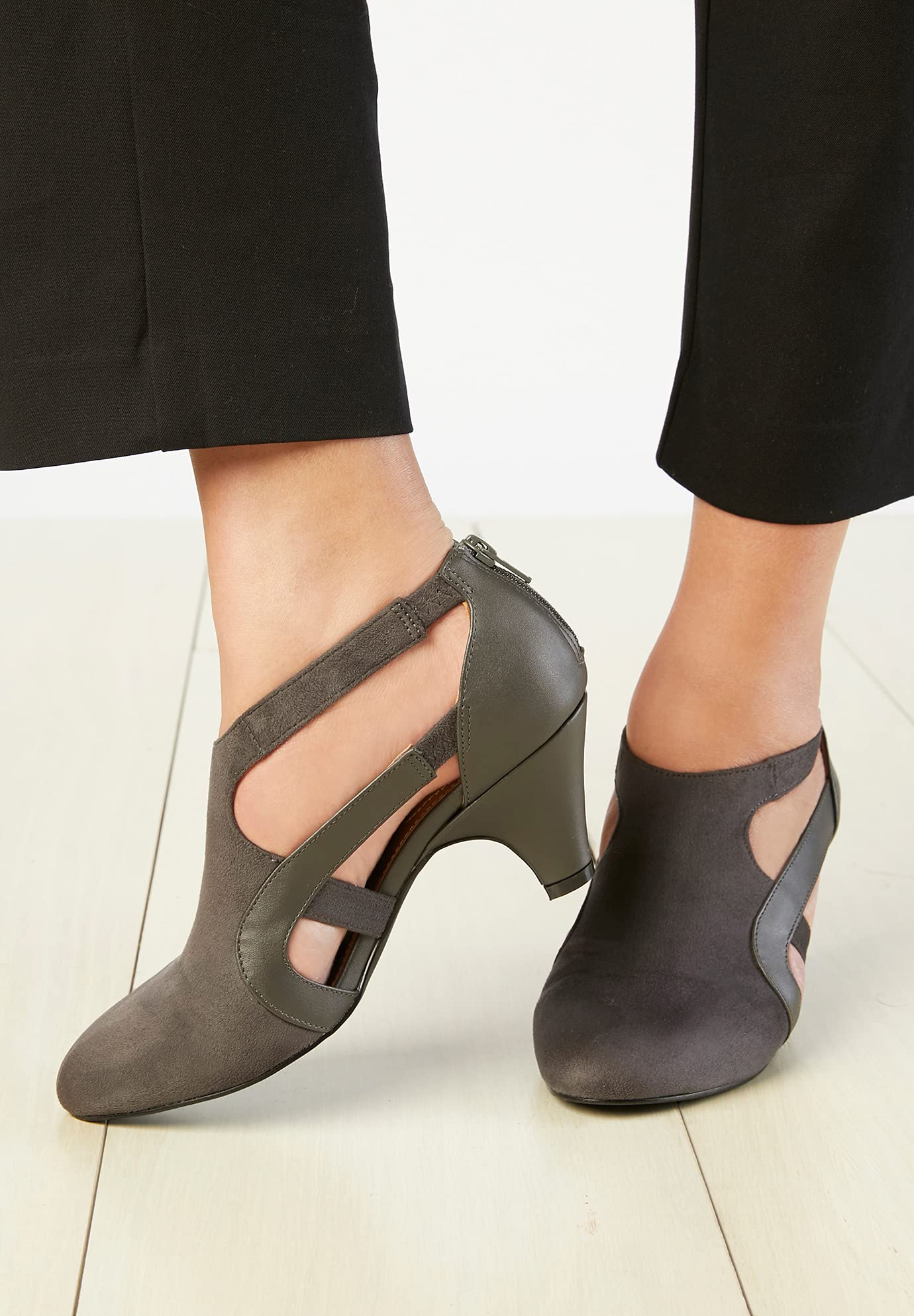 Shootie Low Heel Pump Up to Sizes 12WW