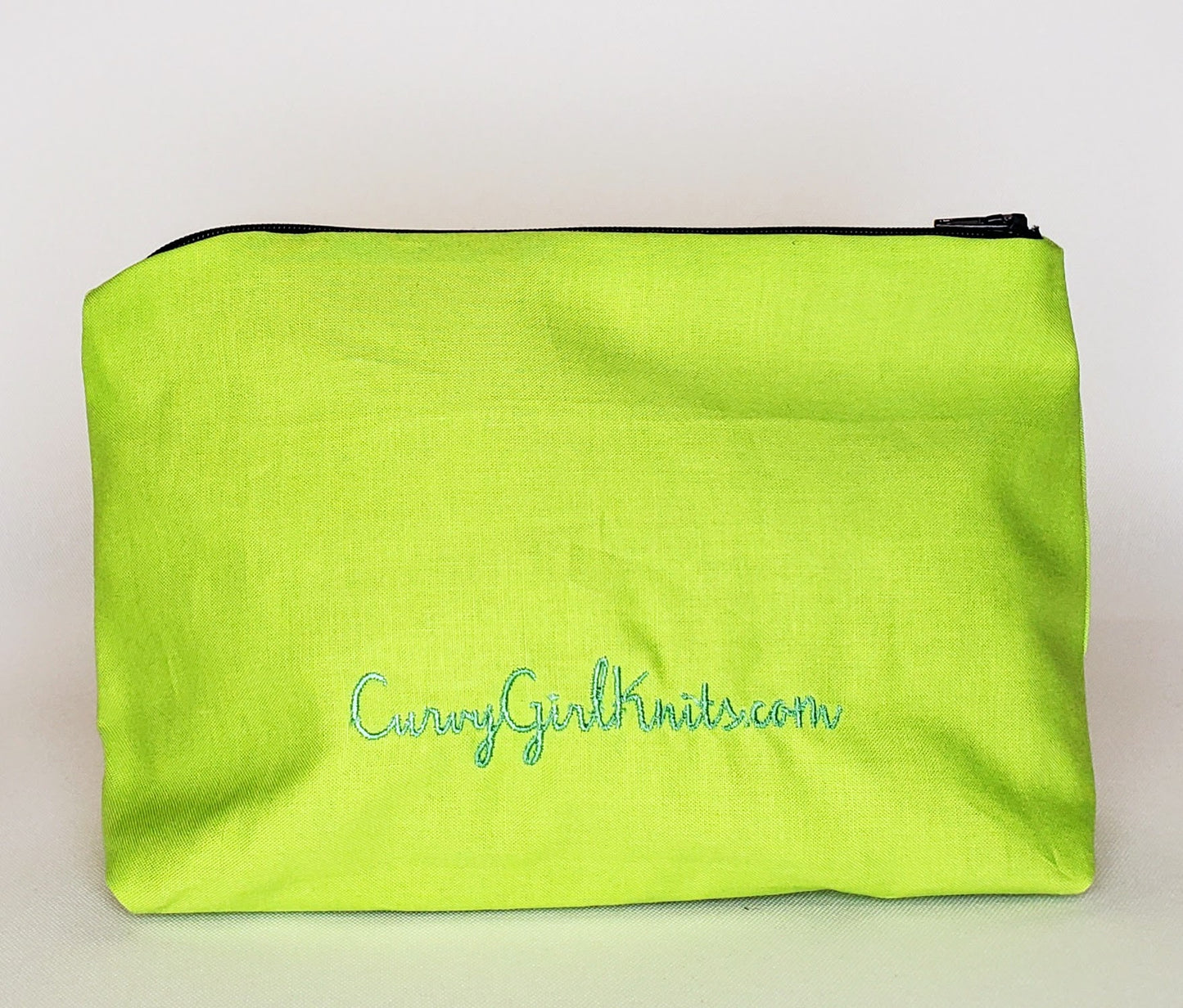 Dog/Cat Mom Embroidered Make-up/Accessories Bag. Comes in a variety of colors!